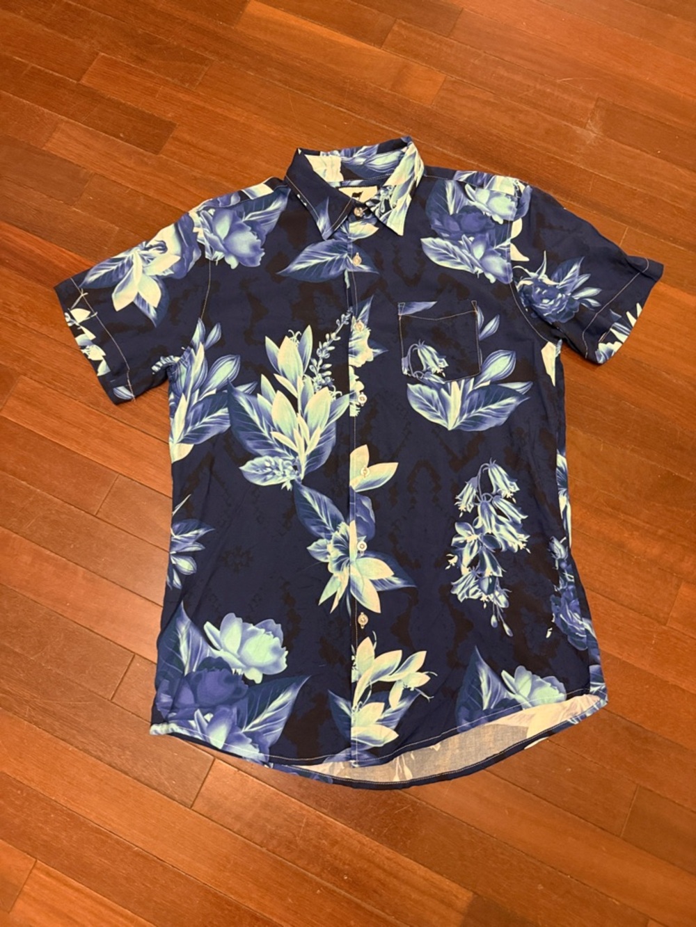 Men's Navy Blue Floral Short-Sleeve Button-Down Shirt